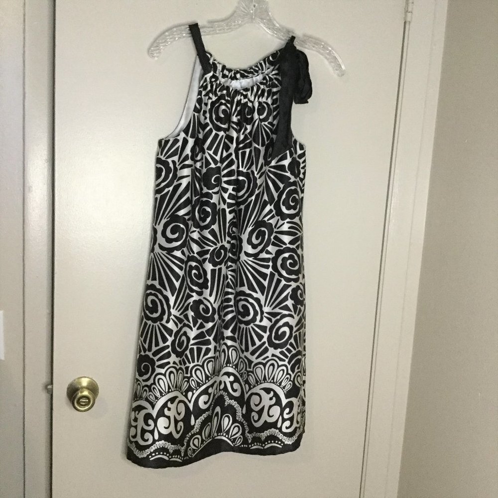 WHBM Black & White Abstract Floral Silk Shift Dress